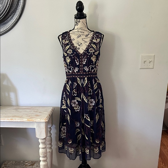 Anthropologie Moulinette Soeurs Embroidered Alicante Midi Dress Women's size 6 - Picture 3 of 11
